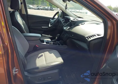 2017 Ford Escape Titanium из США, поврежденный, VIN 1FMCU9J97HUB84632